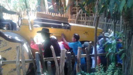 Pengerjaan Aspal Jalan TMMD Riuh