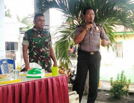 PERSONEL SATGAS TMMD BERIKAN MATERI PELATIHAN LINMAS