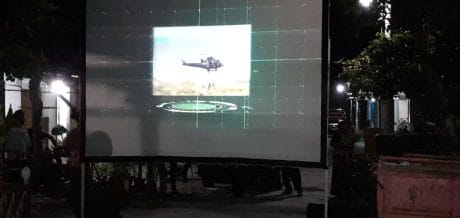 Menghibur Warga, Para Satgas Manfaatkan Untuk Membangun Komunikasi