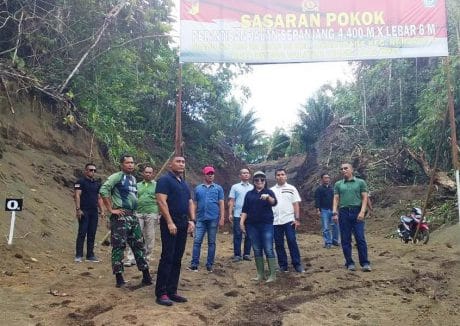 TINJAU LOKASI PERINTISAN JALAN, DANREM 131/SANTIAGO SAMPAIKAN HAL INI