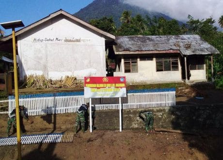 SATGAS PEMBERSIHAN DAN PENATAAN KEMBALI LOKASI SASARAN FISIK TANGGUL HALAMAN SEKOLAH