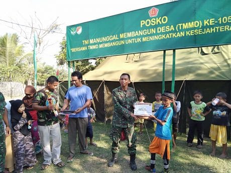 Diganjar Hadiah, Juara Kompetisi Futsal TMMD 105 Kronjo Sumringah