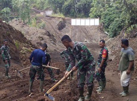 LETKOL INF KUSNANDAR HIDAYAT, S.SOS RUTIN LAKUKAN PENINJAUAN LOKAS SASARAN FISIK TMMD 105