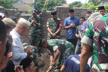Meski Tugas Menggunung, Dansatgas Sempatkan Takziah