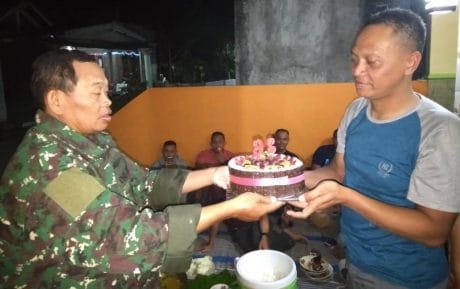 Demi Tugas, Acara Ulang Tahun Dihelat di Lokasi TMMD