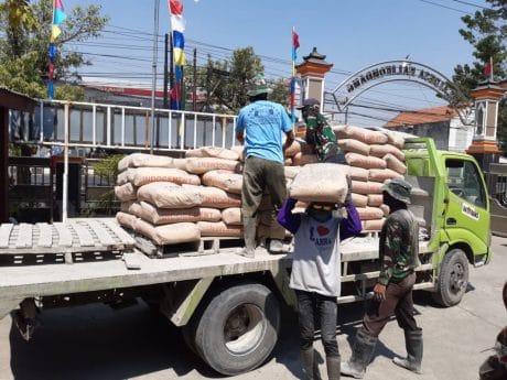 Kejar Target Jambanisasi, Pasir Dan Semen Terus Digelontor