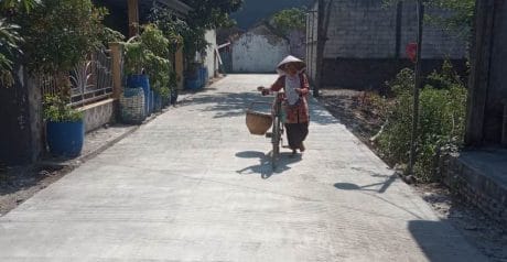 Jalan yang dibangun pak Tentara sudah jadi