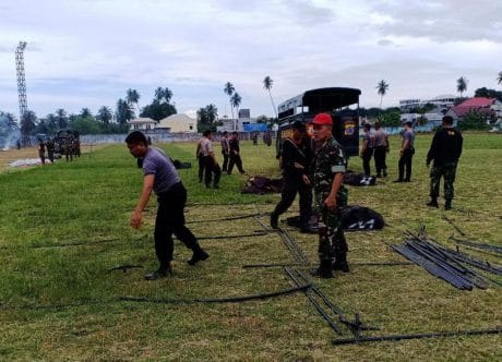 MEMAKSIMALKAN KERJA BAKTI PERSIAPAN PEMBUKAAN TMMD KE-105, TNI, POLRI DAN INSTANSI TERKAIT TURUN LAPANGAN