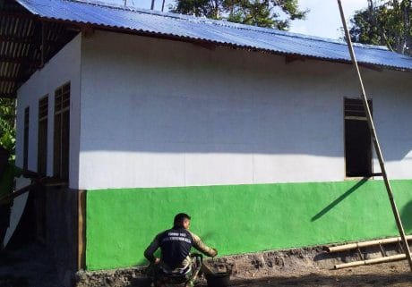 PENGHALUSAN DAN PENGECATAN BEDAH RUMAH