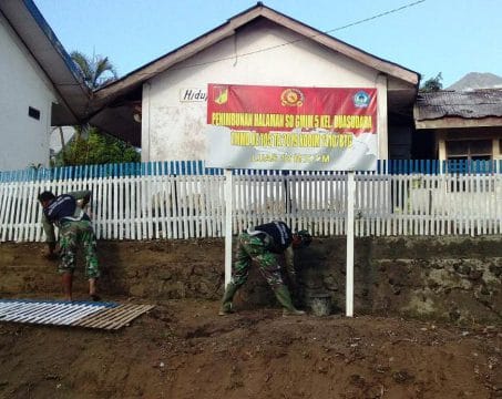 PENGERJAAN PENIMBUNAN HALAMAN SEKOLAH
