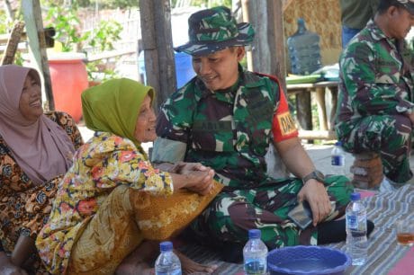 Senangnya Mbah Yatin, Rumahnya Direnovasi TNI