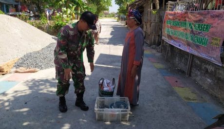 ”Maturnuwun Pak Tentara, Saya Kalau Jualan Keliling Lancar”