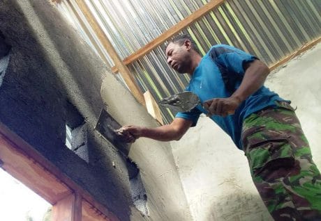 GEDUNG TIGA PILAR DESA, TERLIHAT HAMPIR RAMPUNG SELURUHNYA