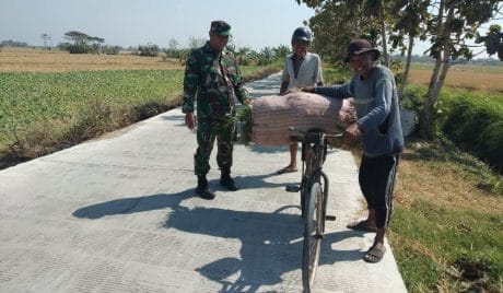 Jalan Dibangun TNI, Angkut Hasil Pertanian Lancar