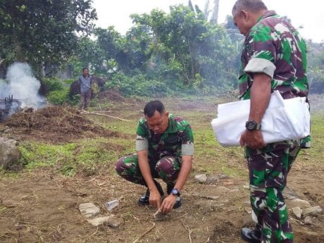 AGAR UPACARA PEMBUKAAN TMMD 105 BERJALAN LANCAR, AMAN DAN SUKSES, DANDIM BERKOORDINASI DENGAN PERWIRA KODIM 1310/BITUNG