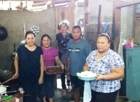 KOMSOS PRAJURIT SATGAS TMMD KE-105 DI DAPUR