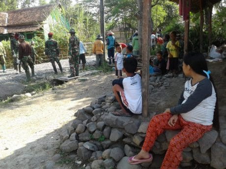 Warga Senang Lihat, TNI Bangun Desa