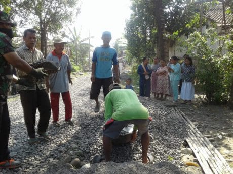 Kasih Semangat, Ibu-Ibu Jatimulya Juga Perhatian
