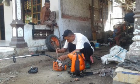 Babinsa Jatimulya: Mesin Pemotong Rumput Diganti Olinya