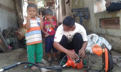 Pisau Aus Hingga Harus Di Bor, Ini Perbaikan Mesin Pemotong Rumput