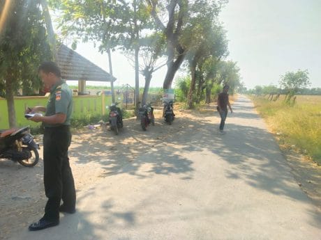 TNI Cek Rute Jalan Untuk Tamu Undangan Upacara TMMD Reg 105 Tegal