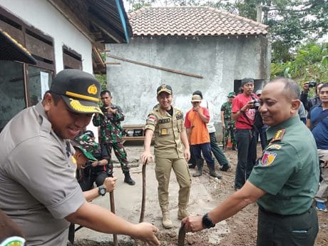 Usai Pembukaan TMMD, Bupati Kunjungi Bedah Masjid