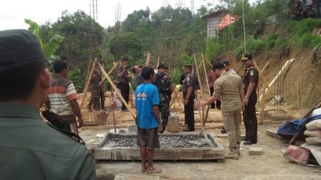 Bersama Rombongan, Danrem 081/DSJ Kunjungi RTLH