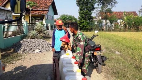 Makadam di Dukuh Sigerung Suradadi Tegal Akan Memudahkan Pengangkutan Air