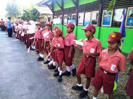 Pagar Betis Ribuan Pelajar di Suradadi Tegal, Sambut Pembangunan