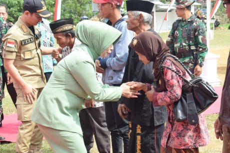 TMMD, Senangnya Bupati Ngobrol Bareng Warga