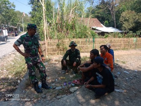 TMMD, Pendekatan Bareng Ibu-Ibu Di Pos Ronda