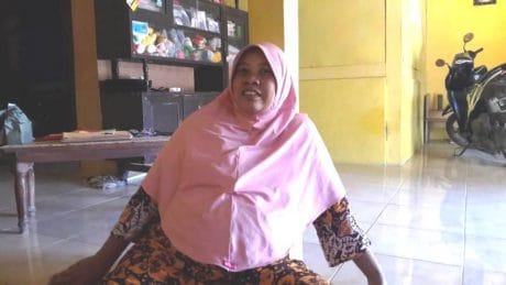 Dapat Rumah Baru di Jatimulya Tegal, Kopral Sampuri Bersihkan Rumah