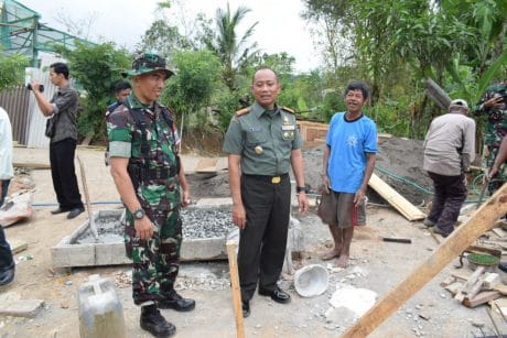 Kolonel Inf Bambang Himbau Pondasi RTLH Harus Kuat