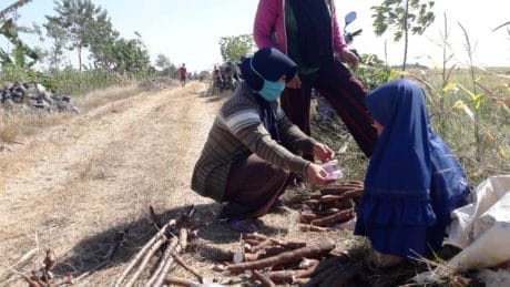 Mbah Sutari Dapatkan Keuntungan Ganda Adanya TMMD Reguler Tegal