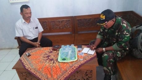 Pamong Desa Dompyong Kerahkan Warga Bantu RTLH