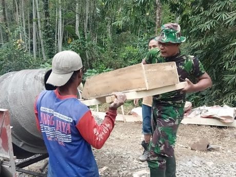 TMMD, Semangatnya Pelda Purnomo Bedah RTLH