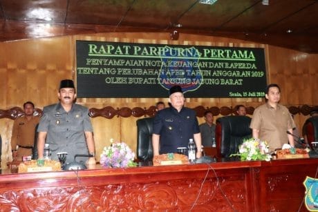 Bupati Sampaikan  Nota Keuangan dan Raperda Tentang Perubahan APBD Tahun 2019