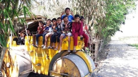 Stoom TMMD Reguler Tegal Hadirkan Keceriaan Anak-anak Sigerung Jatimulya