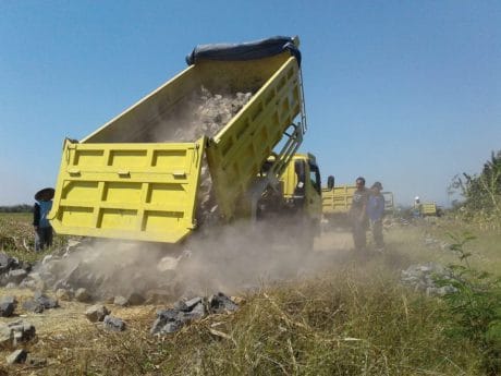 Dropping Material TMMD, Truk Masuk Persawahan