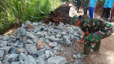 Ahli Pecah Batu, Pratu Yonanda Unjuk Gigi