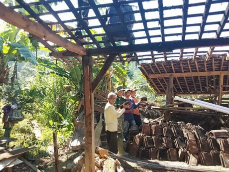Selain Genteng, Atap Rumah Boinem Juga Turut Dibredeli