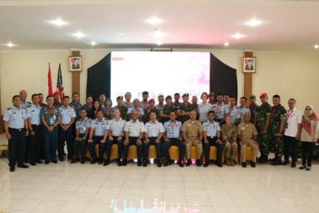 Bercengkrama dengan Anak-anak, Ini Pesan Dansatgas TMMD 105 Kronjo