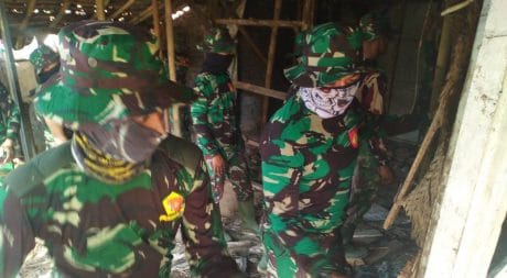 Tentara “Ratakan” Rumah Mbah Yatin