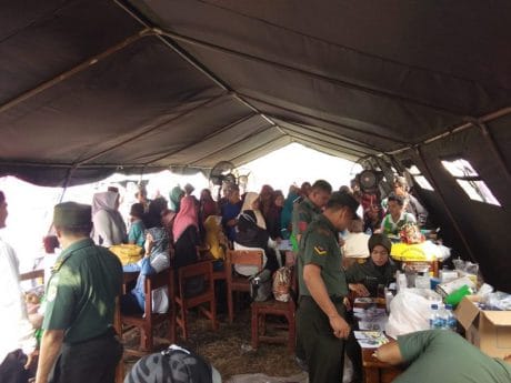 Stand Baksos dan Bazar TMMD dibanjiri Warga