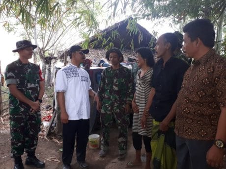Saksikan Kondisi Kemiskinan Jamro, Dandim 0510/Tigaraksa Meneteskan Air Mata