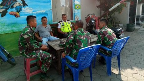 Sambangi Warga, Satgas TMMD Ajak Tingkatkan Keamanan Lingkungan