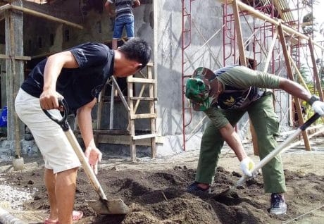 BUDAYA GOTONG ROYONG DI KOTA BITUNG MASIH KENTAL