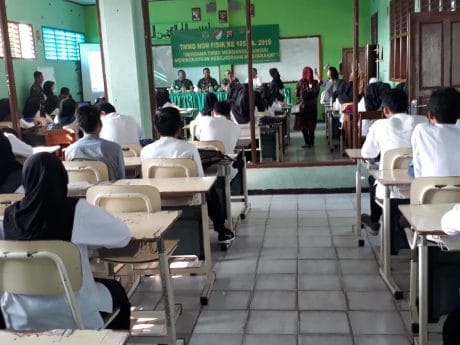 Cegah Pernikahan Dini, Remaja Tangerang Diedukasi TMMD 105 Kronjo Kesehatan Reproduksi