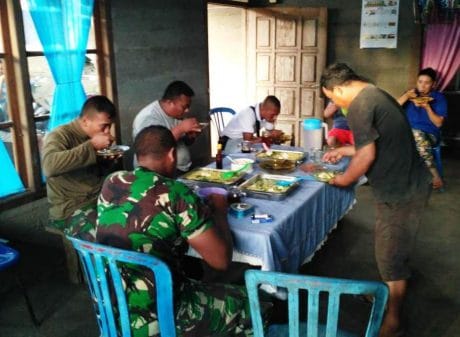 ANTARA TNI DAN WARGA TIDAK ADA PERBEDAAN