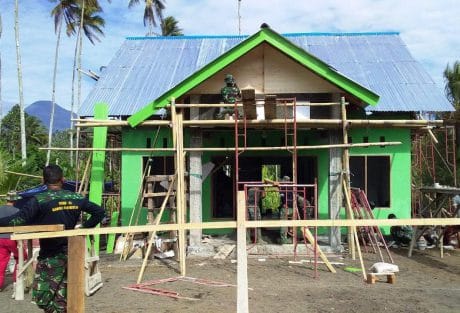 WARGA BERHARAP PELAYANAN DI KANTOR BERSAMA TIGA PILAR DESA SEGERA TERWUJUD